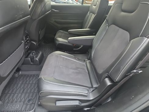 Used 2024 Jeep Grand Cherokee L Laredo RWD image 16