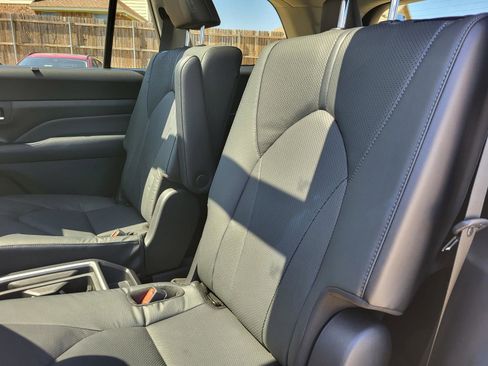 Used 2025 Toyota Grand Highlander AWD Hybrid image 16