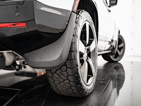 Used 2023 Land Rover Defender 110 X-Dynamic SE image 56