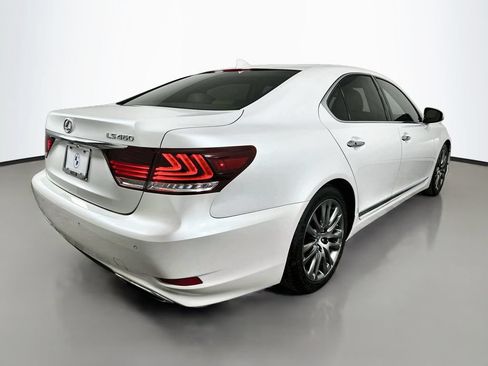 Used 2016 Lexus LS 460 w/ Comfort Package RWD image 5