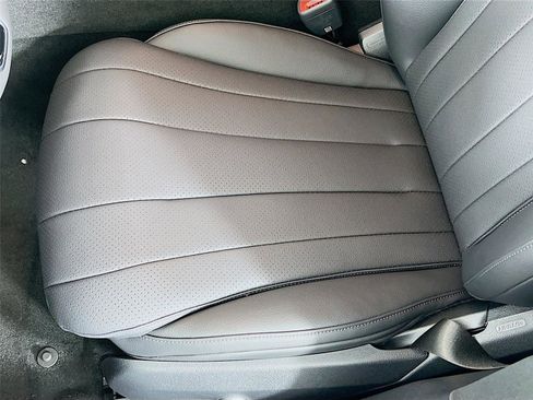 New 2026 Mercedes-Benz E 350 4MATIC Sedan image 20