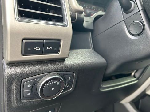 Used 2018 Ford F150 Lariat w/ Equipment Group 502A Luxury AWD/4WD image 30