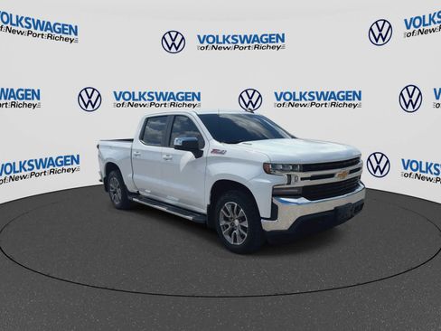 Used 2021 Chevrolet Silverado 1500 LT w/ True North Edition Plus AWD/4WD image 2
