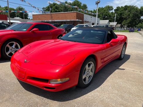 Used 1998 Chevrolet Corvette Convertible w/ Memory Pkg RWD image 2