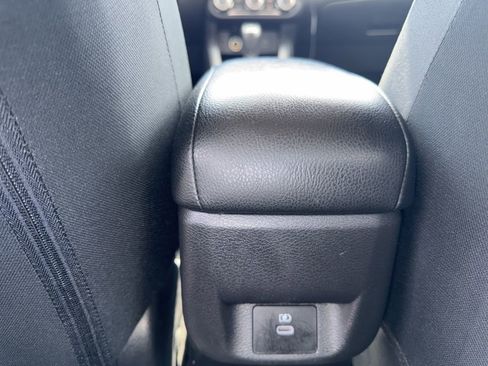 Used 2023 Nissan Versa SV w/ Electronics Package image 7