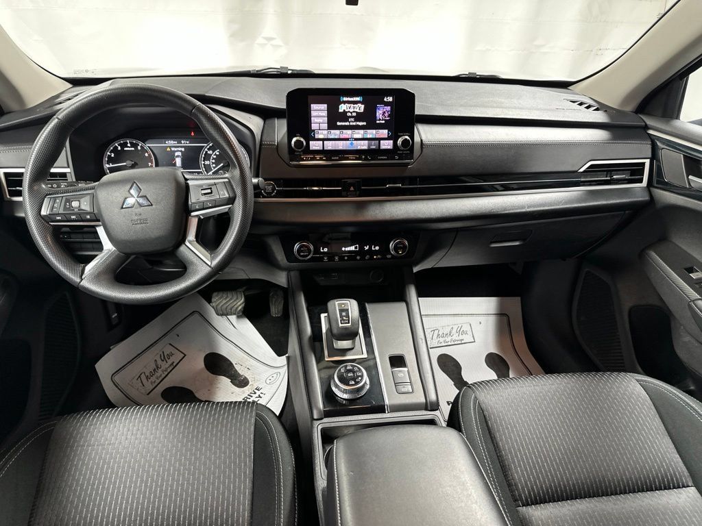 Used 2022 Mitsubishi Outlander ES AWD/4WD image 11