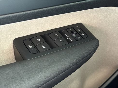 New 2026 Volvo XC40 B5 Plus w/ Protection Package Premier image 16