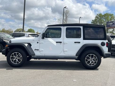 Used 2024 Jeep Wrangler Unlimited Sport AWD/4WD image 31