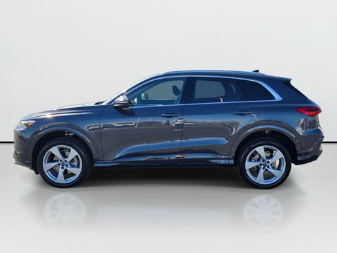 Certified 2025 Audi Q5 Premium Plus w/ Premium Plus AWD/4WD image 2