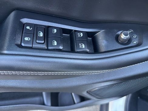 Used 2023 Jeep Grand Cherokee Laredo image 19