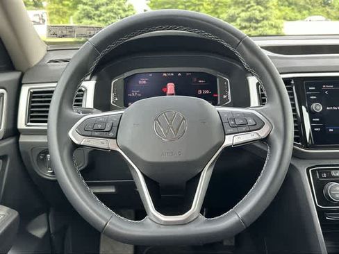 Used 2023 Volkswagen Atlas SE w/ Black Wheel Package AWD/4WD image 7