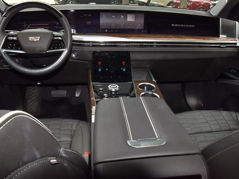 Used 2025 Cadillac Escalade ESV Premium Luxury Platinum AWD/4WD image 17