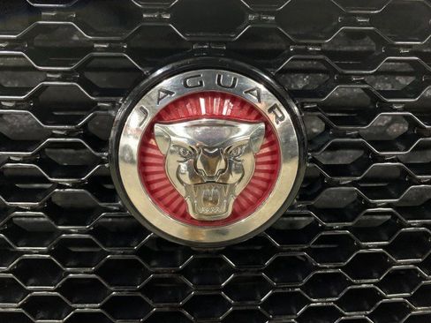 Used 2020 Jaguar F-PACE Checkered Flag image 10