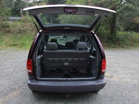 Used 1999 Dodge Caravan image 15