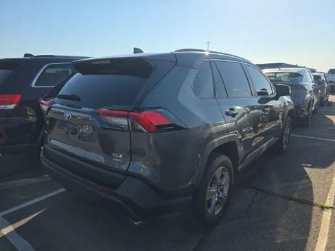 Used 2024 Toyota RAV4 XLE AWD/4WD image 4