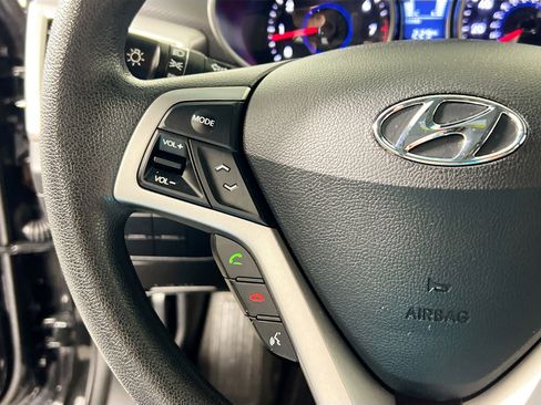 Used 2014 Hyundai Veloster image 18