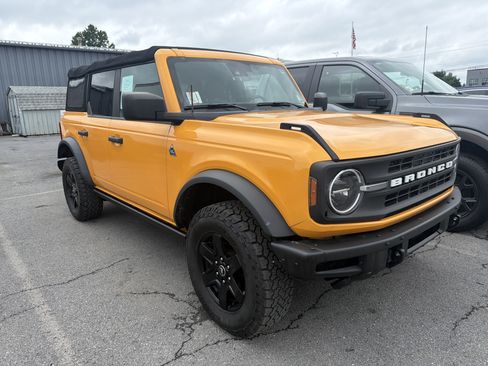 Used 2022 Ford Bronco Black Diamond AWD/4WD image 1