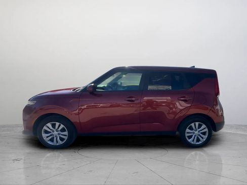 Used 2022 Kia Soul LX image 2
