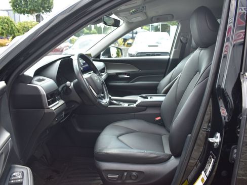 Certified 2024 Toyota Grand Highlander AWD Hybrid image 18
