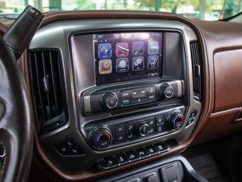 Used 2019 Chevrolet Silverado 2500 High Country w/ Duramax Plus Package image 16