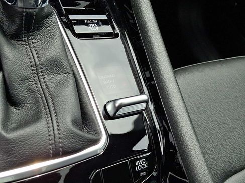 New 2026 Jeep Compass Limited w/ Sun, Sound & Navigation Group AWD/4WD image 17