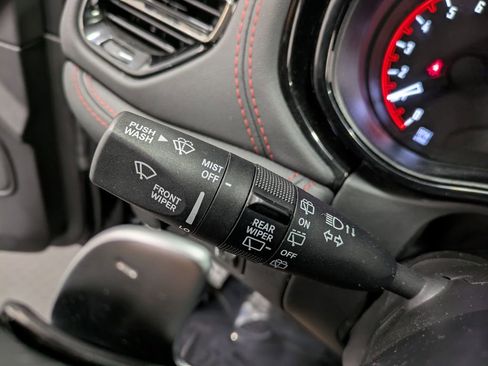 Used 2025 Dodge Durango GT image 16