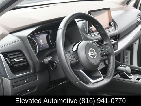 Used 2021 Nissan Rogue SL FWD image 16