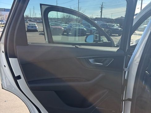 Used 2019 Audi Q7 3.0T Prestige image 18