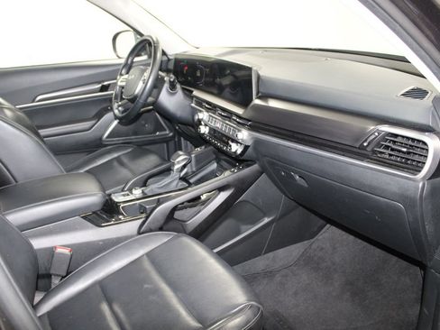 Used 2025 Kia Telluride S FWD image 23