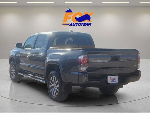Used 2022 Toyota Tacoma Limited image 3