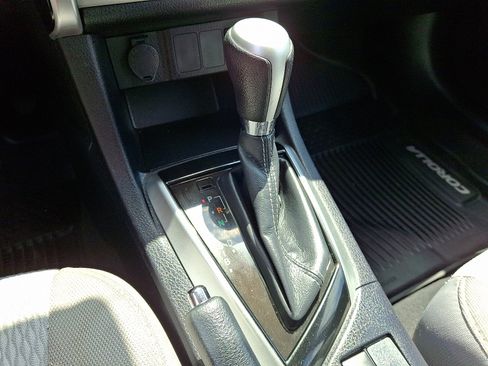 Used 2019 Toyota Corolla LE image 22