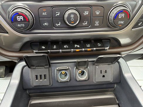 Used 2014 Chevrolet Silverado 1500 LTZ Z71 w/ LTZ Plus Package AWD/4WD image 16