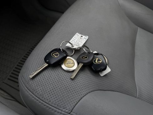 Used 2005 Lexus ES 330 FWD image 36