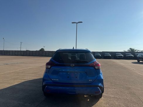Used 2023 Nissan Kicks SR w/ SR Premium Package FWD image 16