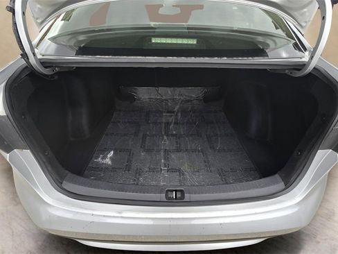 Used 2022 Toyota Corolla LE image 8
