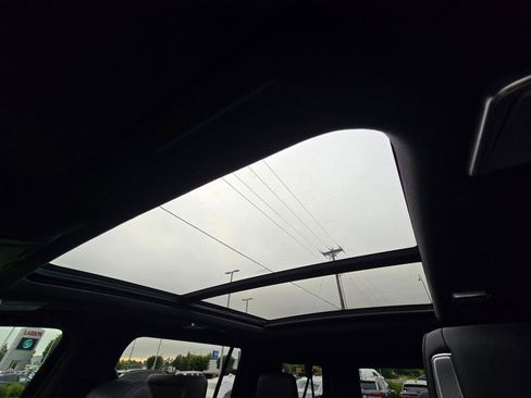 Used 2025 Cadillac Escalade ESV Premium Luxury Platinum AWD/4WD image 53