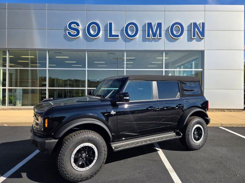 New 2025 Ford Bronco Outer Banks w/ Sasquatch Package image 1