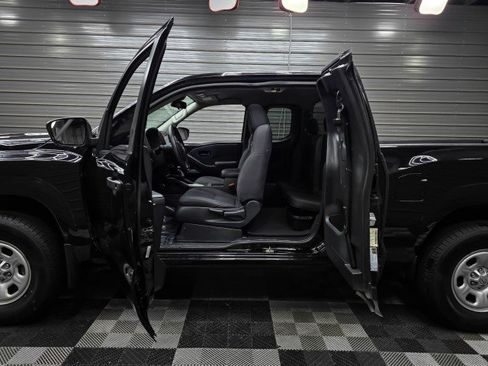 Used 2023 Nissan Frontier S AWD/4WD image 18