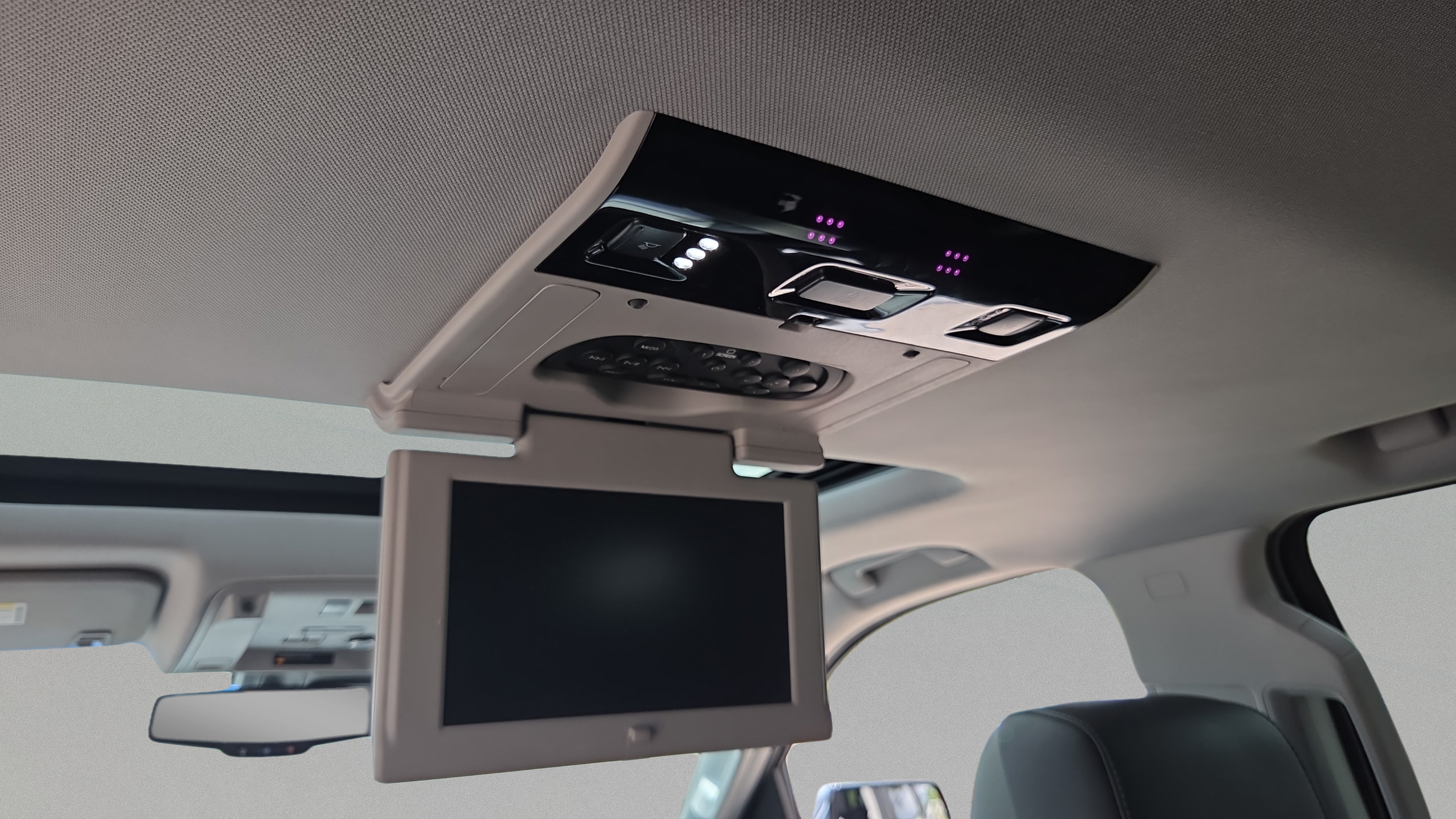 Used 2019 Chevrolet Tahoe Premier AWD/4WD image 17