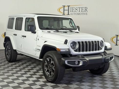 Used 2024 Jeep Wrangler Unlimited Sahara w/ Technology Group AWD/4WD image 2