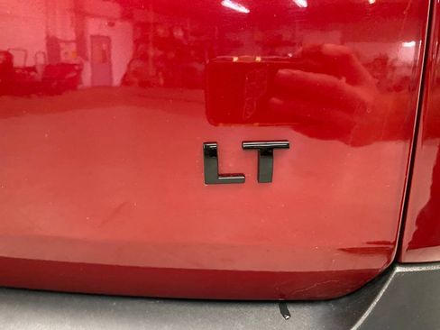 Used 2023 Chevrolet Traverse LT w/ LPO, Floor Liner Package AWD/4WD image 28