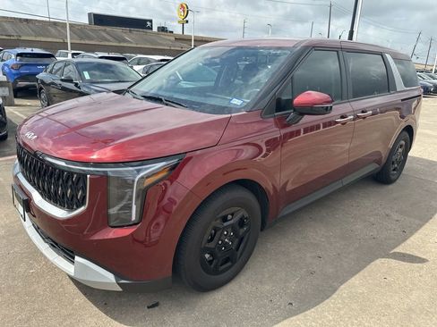 Certified 2025 Kia Carnival image 1