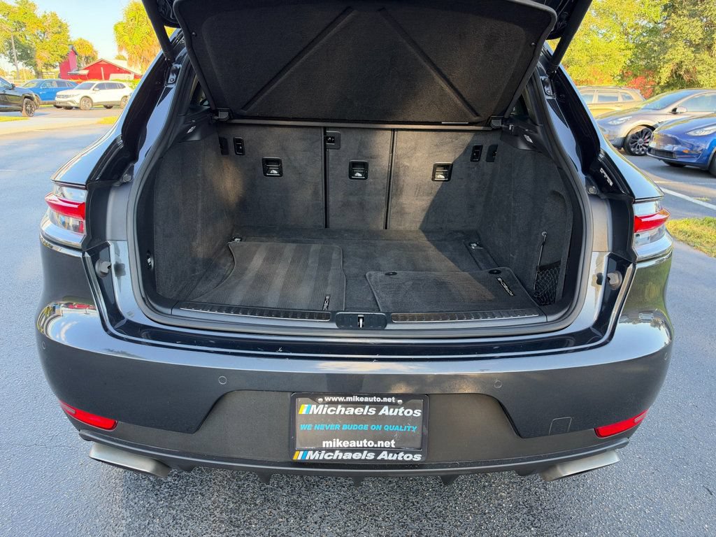 Used 2021 Porsche Macan w/ Premium Package AWD/4WD image 28