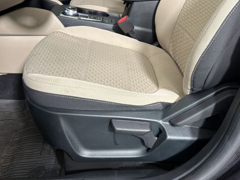 Used 2022 Ford Escape SE w/ SE Sport Appearance Package FWD image 12