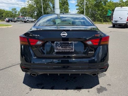 Used 2023 Nissan Altima 2.5 SR AWD/4WD image 6