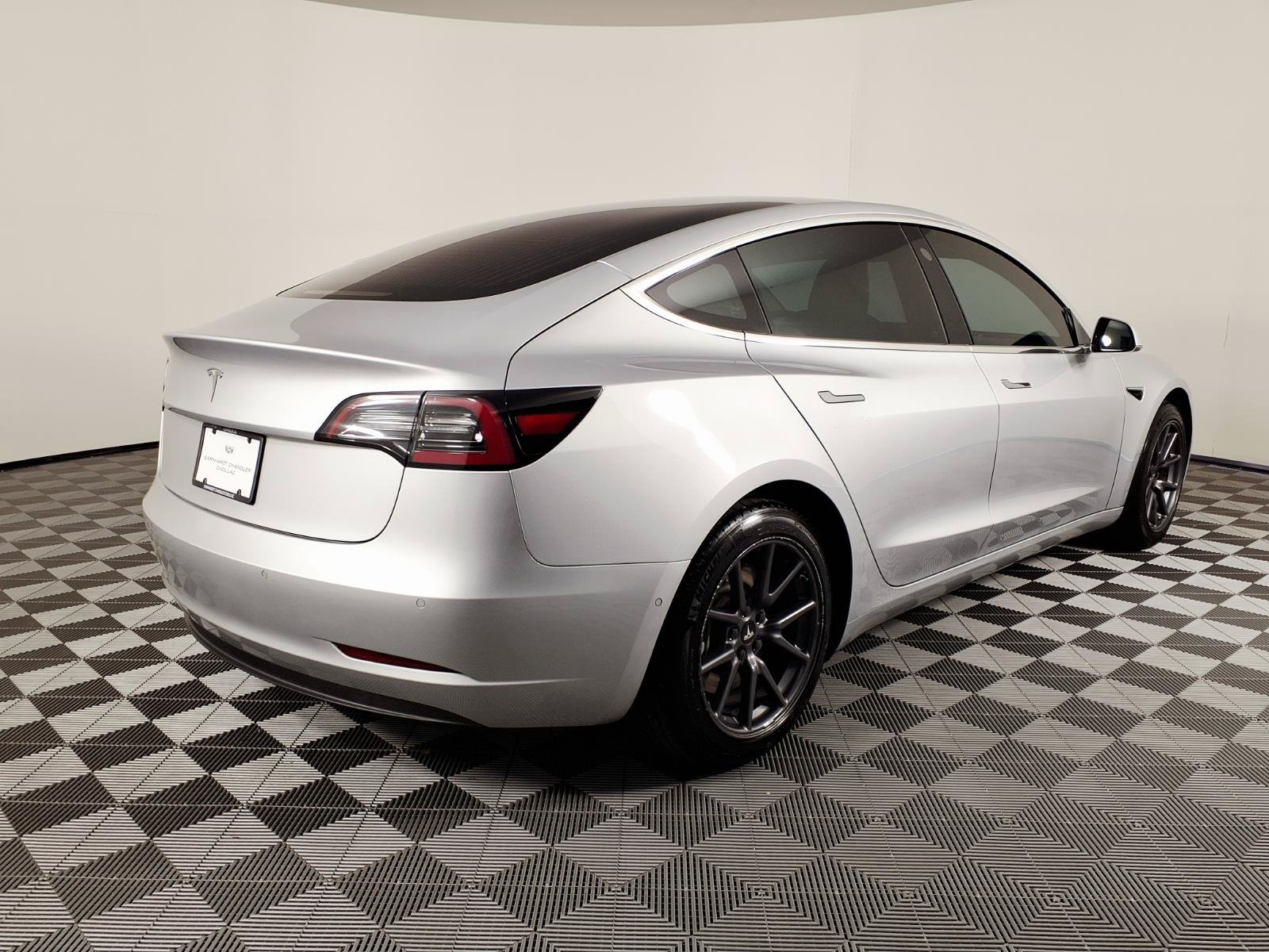 Used 2018 Tesla Model 3 RWD image 4