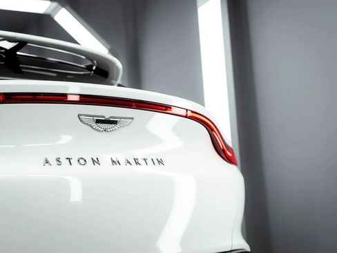 Used 2021 Aston Martin DBX AWD/4WD image 31