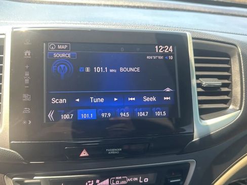 Used 2017 Honda Pilot EX-L image 12