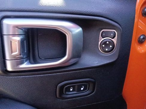 Used 2020 Jeep Gladiator Rubicon image 12