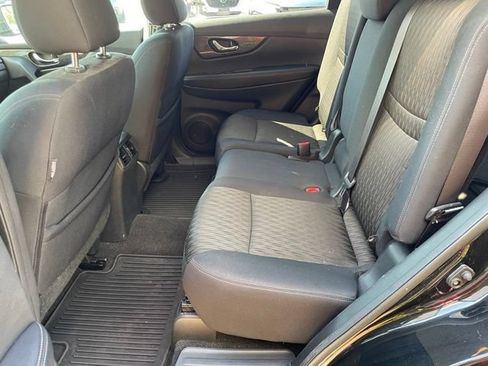 Used 2017 Nissan Rogue SV AWD/4WD image 41
